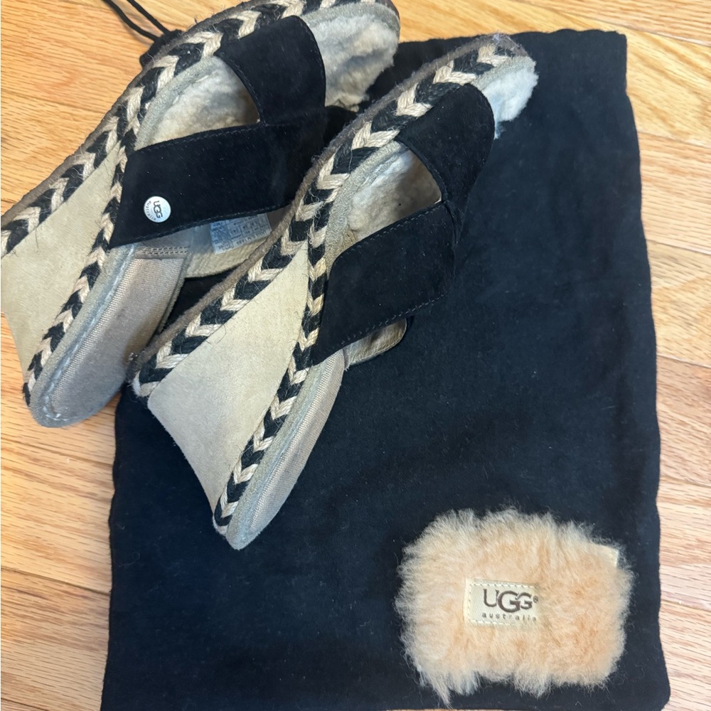 UGG Black and Tan Shearling Suede Sandals Wedges Size 7